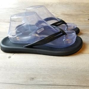 Flojos Black Flip Flops NWOT